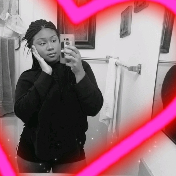 Meet your Posher, Aneicia - Picture 1 of 1